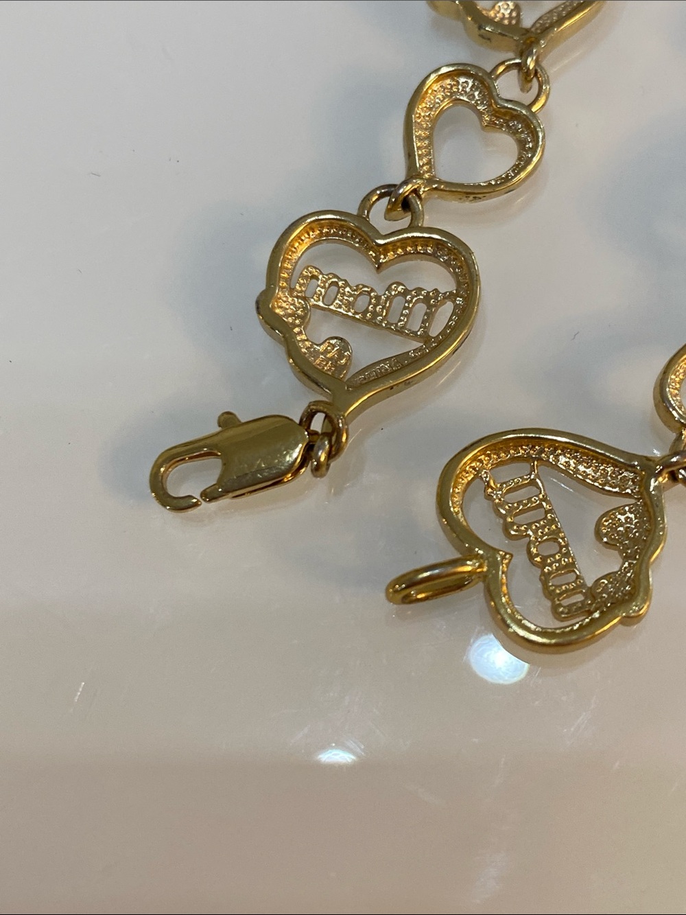 Gold 'Mom' Diamond Heart Link Bracelet - Women's Jewelry - Picture 5 of 8